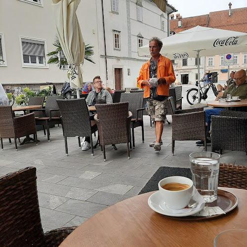 Comentarii opinii despre Slaščičarna in Kavarna Evropa