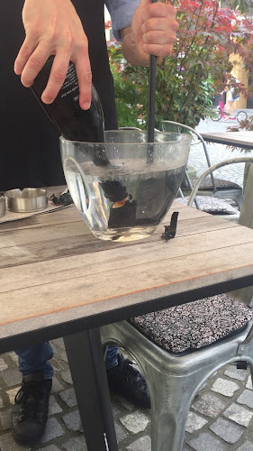 Opinii despre Vinoteka Movia în Ljubljana - Gastronomija in gostinstvo