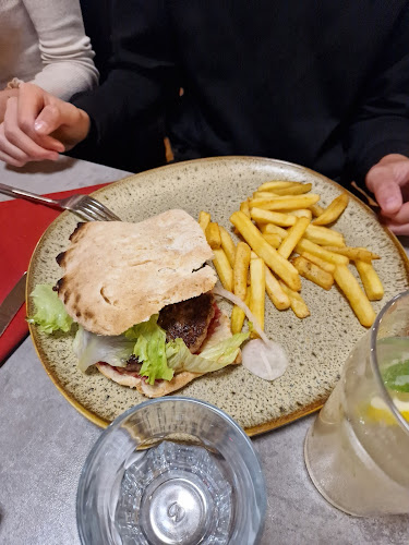 Aviopub - Gastronomija in gostinstvo