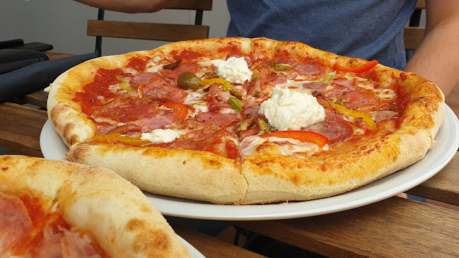 RomaPostojna - Gastronomija in gostinstvo