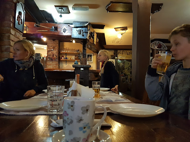 Comentarii opinii despre Apachi Bar Andreja Kun S.P.