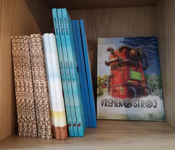 Modra Kava - Knjigarna in Kavarna - Gastronomija in gostinstvo