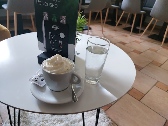 Kavarna in slaščičarna Marelica, Romana Oset s.p. - Gastronomija in gostinstvo