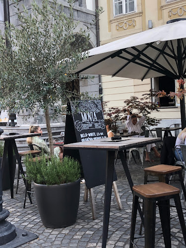 Comentarii opinii despre Vinoteka Movia