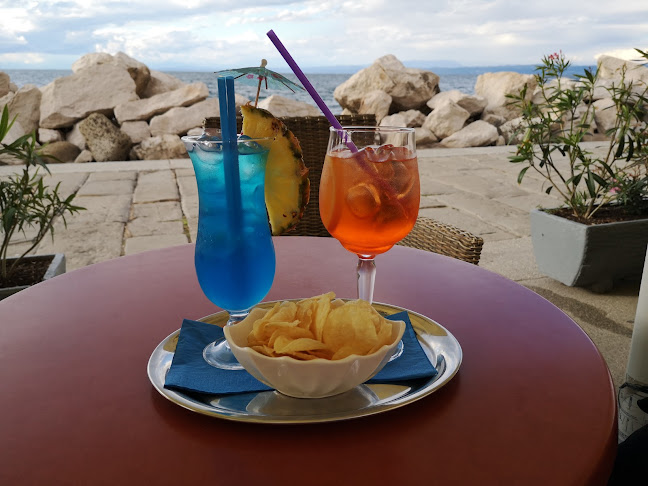 Punta Beach Bar - Gastronomija in gostinstvo