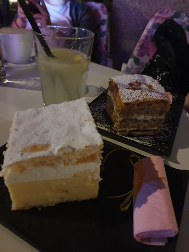 1000 Cankarjevo nabrežje, Next to Ljubljana Triple Bridge, Tromostovje 1, 1000 Ljubljana