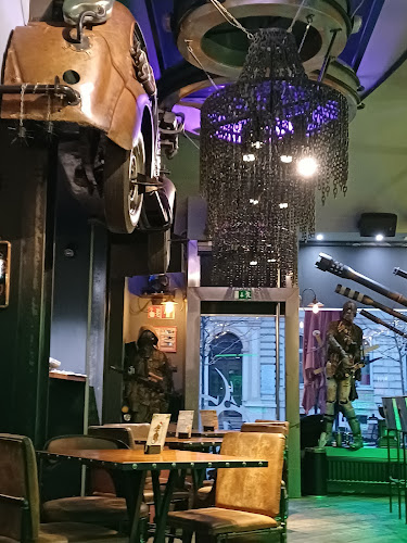 Comentarii opinii despre Bunker postapocalyptic steampunk bar