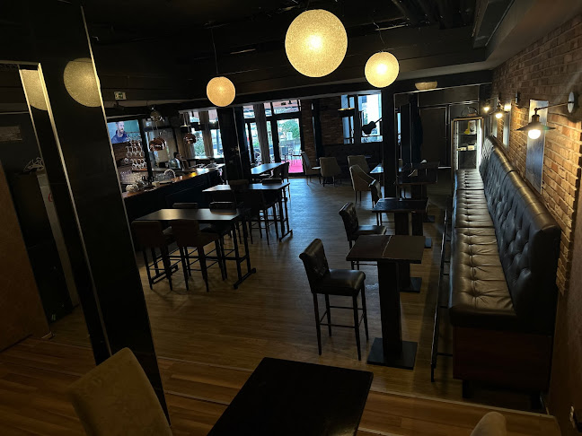 Tržaška c. 118, 1000 Ljubljana