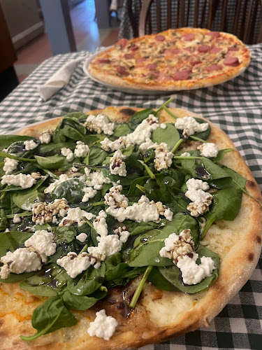 Dvorni trg 1, 1000 Ljubljana