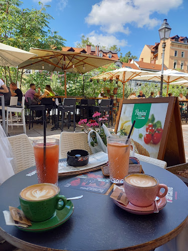 Cankarjevo nabrežje 15, 1000 Ljubljana