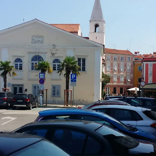 Pittonijeva ulica 9, 6310 Izola