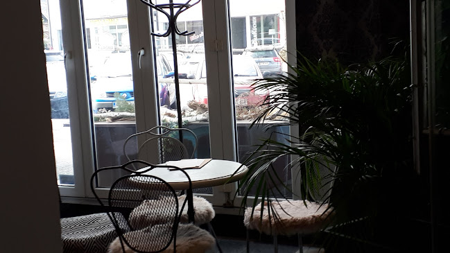 Kavenija - Gastronomija in gostinstvo