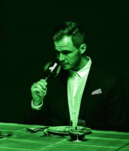 Comentarii opinii despre Večerja v temi