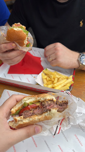 Comentarii opinii despre Hood Burger Center