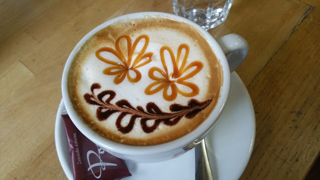 Opinii despre CONA B în Komenda - Gastronomija in gostinstvo