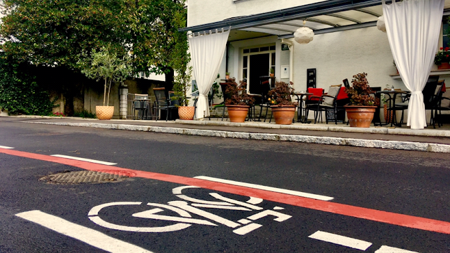 Vila A Bar - Gastronomija in gostinstvo