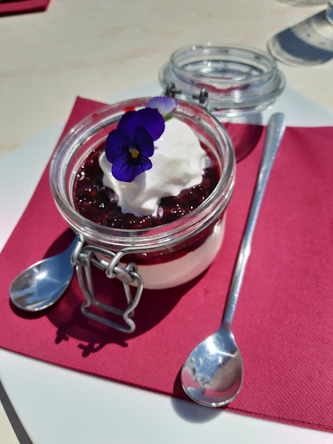 Opinii despre Ob kaminu în Postojna - Gastronomija in gostinstvo