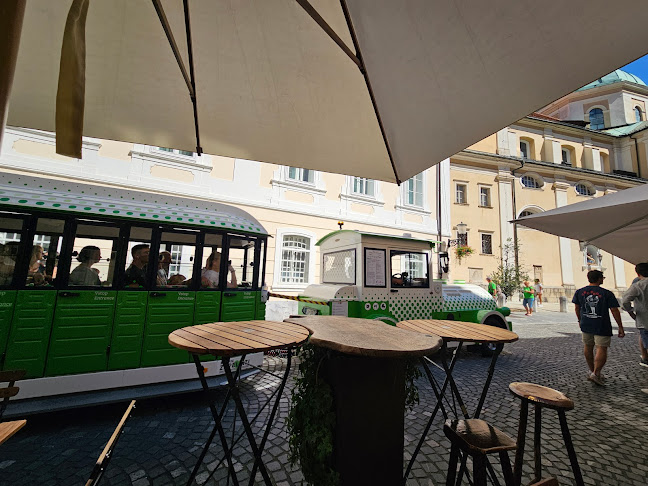 Ciril-Metodov trg 15, 1000 Ljubljana