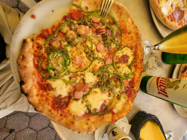 Gostilna s Pizzerijo Pri Peku - Gastronomija in gostinstvo