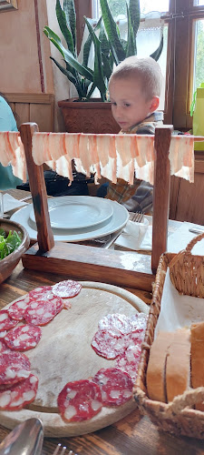 Pr'Figarji - Gastronomija in gostinstvo