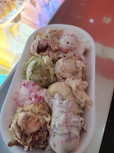 SLAŠČIČARNA JAGODA SEVNICA - Gastronomija in gostinstvo