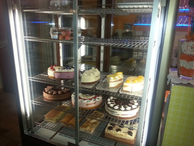 Kavarna in slaščičarna Marelica, Romana Oset s.p.