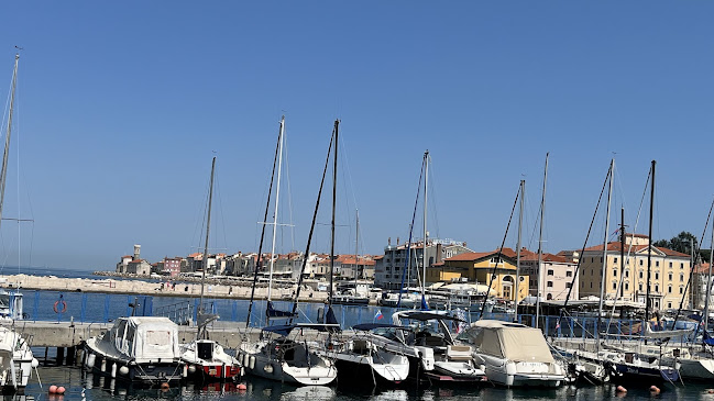 restorant piran - Gastronomija in gostinstvo