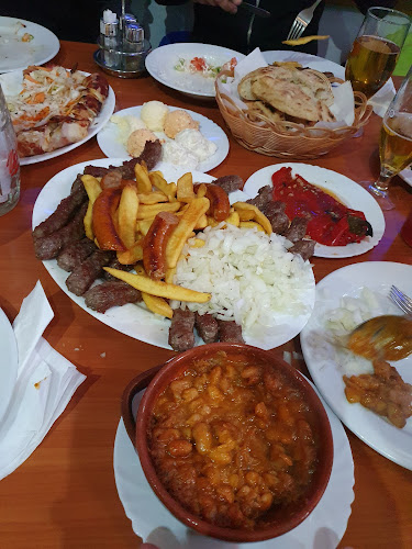 Leskovački Dvor-Pr' Bracotu - Gastronomija in gostinstvo