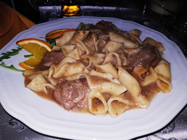 Cesta med vinogradi 34, 6000 Koper