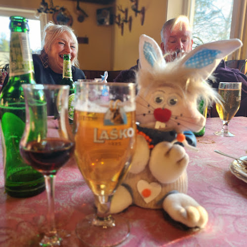 Comentarii opinii despre GOSTILNA LOVSKI DOM STOL