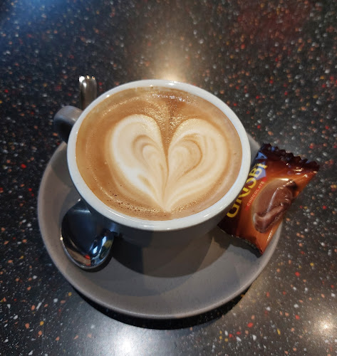 Opinii despre Kava bar "Oljka" în Izola - Gastronomija in gostinstvo