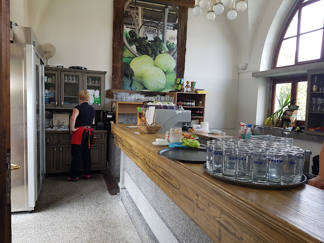 Ljubljana Central Market, Adamič-Lundrovo nabrežje 7, 1000 Ljubljana