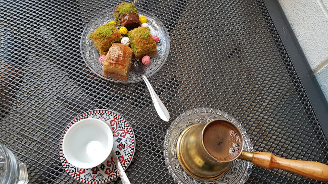 Mr. Falafel - Gastronomija in gostinstvo