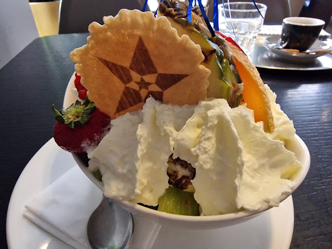 Opinii despre Kavarna Zvezda, Hotel Slon în Ljubljana - Gastronomija in gostinstvo