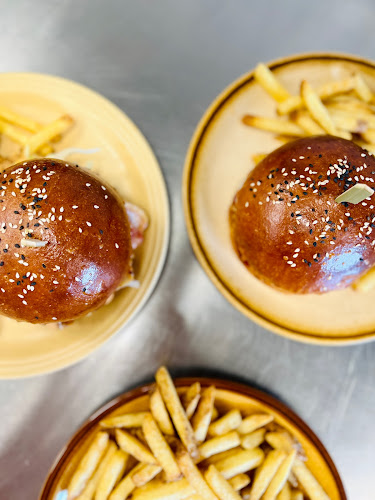 Comentarii opinii despre Projekt Burger