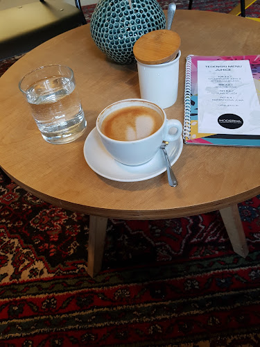 Opinii despre Kavarna Moderna în Ljubljana - Gastronomija in gostinstvo