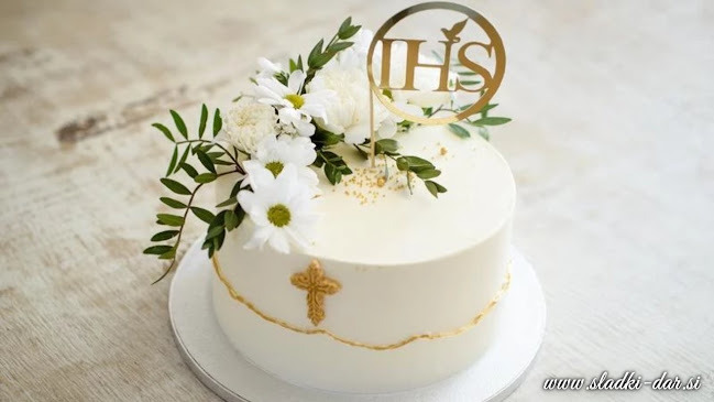 pri vhodu iz garažne hiše, Domžalska cesta 3, 1241 Kamnik