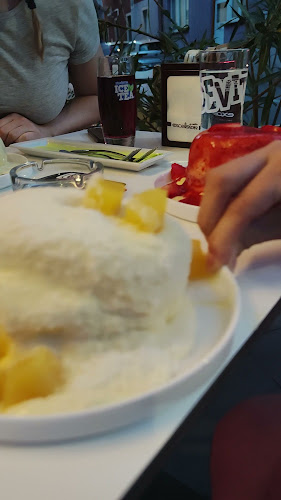 Opinii despre Angel food în Ljubljana - Gastronomija in gostinstvo