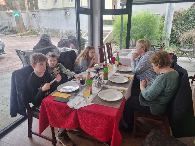 Kitajski Dvor (皇宫） - Gastronomija in gostinstvo