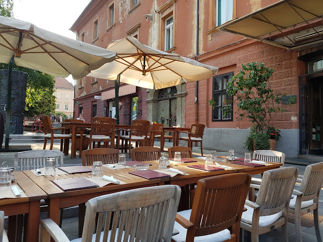 Ljubljanski dvor - Gastronomija in gostinstvo