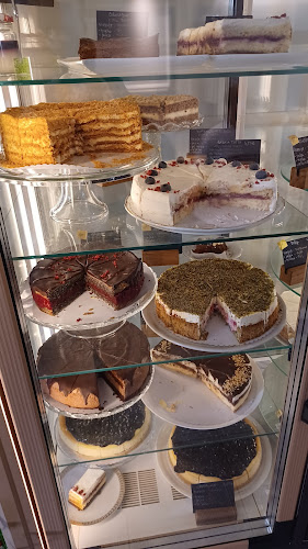 Kavarna Torteraj - Gastronomija in gostinstvo