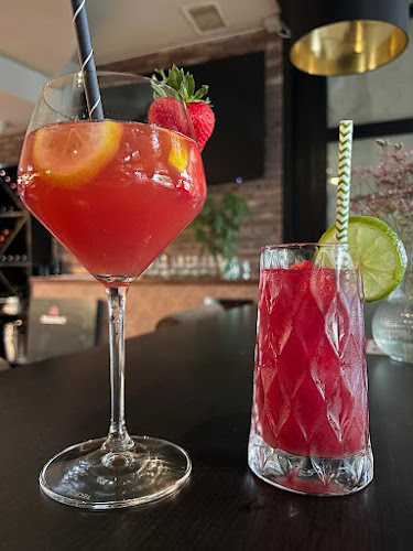 Tržaška c. 118, 1000 Ljubljana