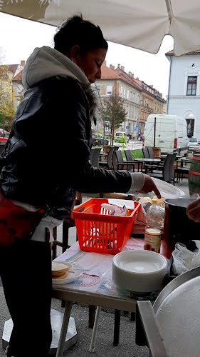 Bar Plato ( prodaja se na novo prenovljen v celoti ) - Gastronomija in gostinstvo