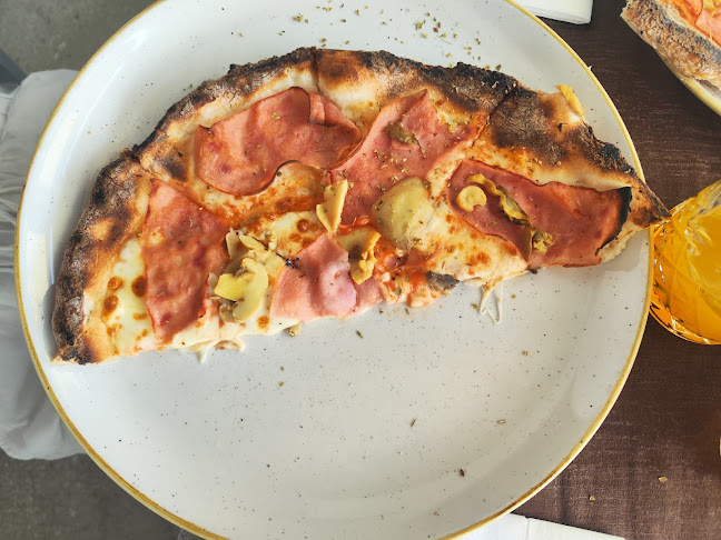 Lipa kavarna, pivnica in restavracija