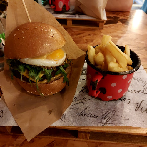 Stara fabrka - Gastronomija in gostinstvo