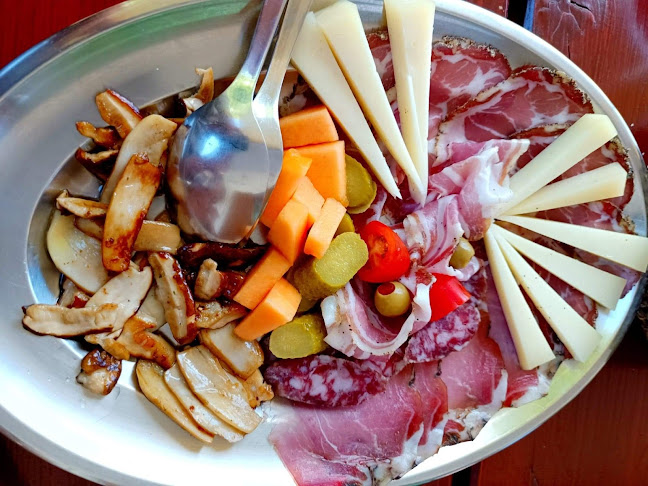 Opinii despre Turistična kmetija z nastanitvijo "Pri Cepčovih" în Obrov - Gastronomija in gostinstvo