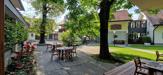 Opinii despre Dvor Jezeršek Brnik în Cerklje na Gorenjskem - Gastronomija in gostinstvo