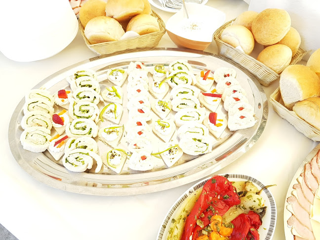 Romani Kafenava - Gastronomija in gostinstvo