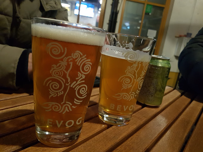 PUNKT, bistro in kavarna