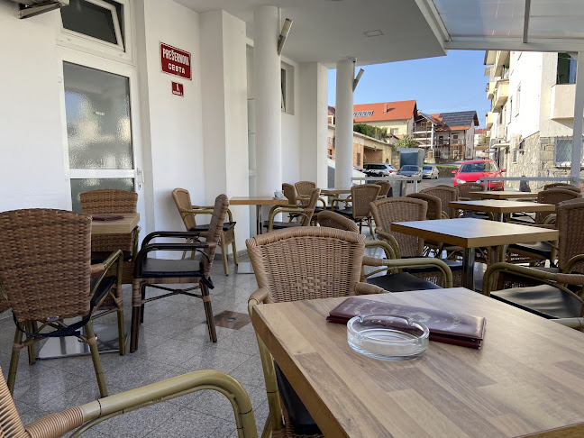 Slaščičarna in Kavarna Pikapolonica